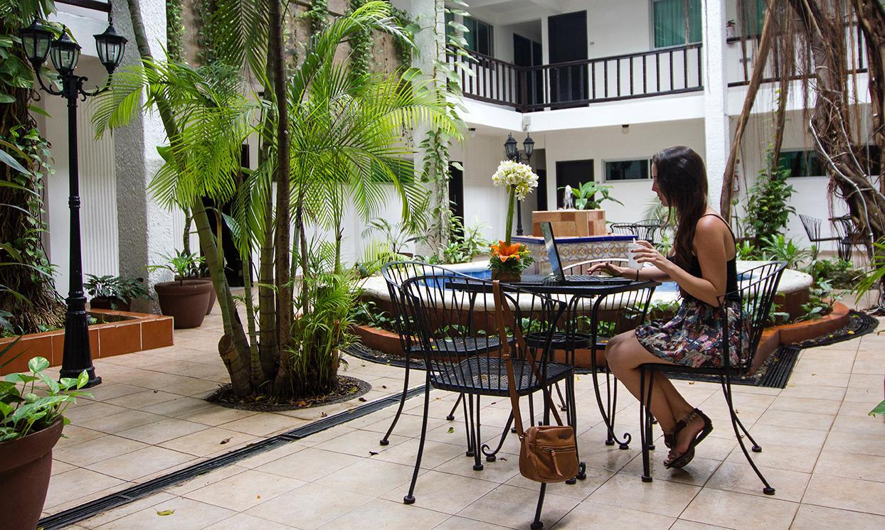 Grand Hotel Colonial Cancun Exterior photo